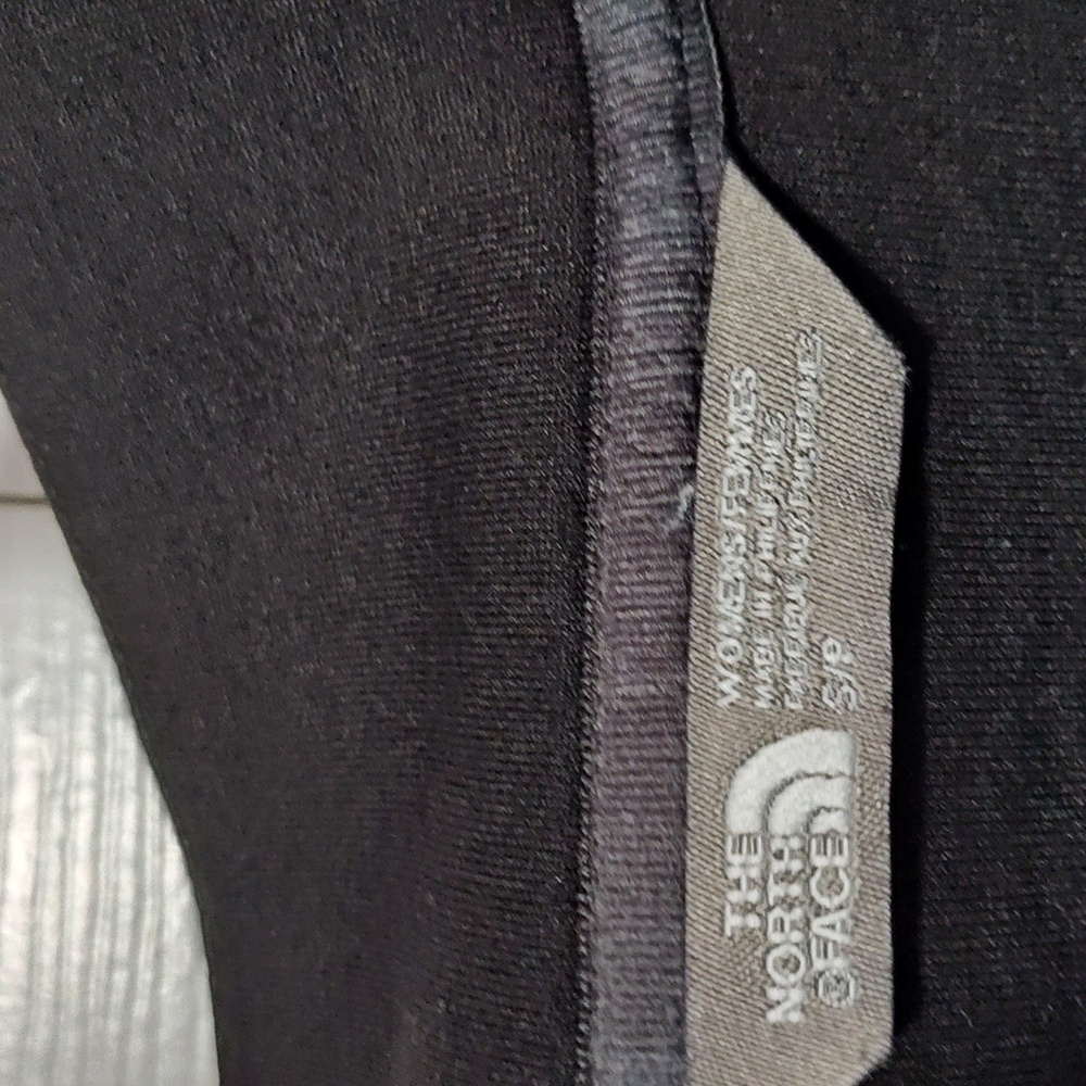 The North Face Women’s thermal 3-D pull over Size Small - Picture 12 of 12